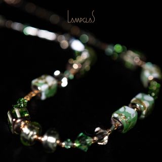 𝓛𝓔𝓢𝓚, který zůstává Trendy přicházejí a odcházejí. Ale lesk ženy, která ví, kým je, zůstává. ✨ Vyberte si šperk, který...