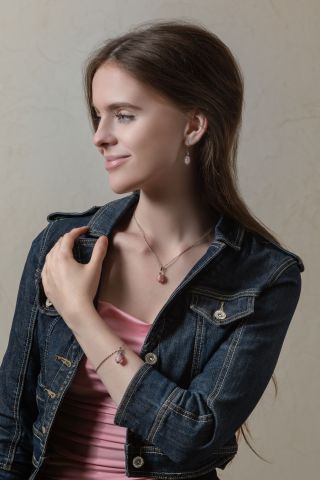 💗 Set Soft Pink Nude – jemnost, lehkost a ženská energie v dokonalé rovnováze. Ručně vyráběné perly Lampglas v něžném...