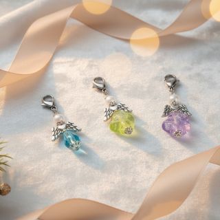 Víme, že zlobíte, ale i tak Vás máme rádi. 😈 A protože dnešek patří Mikulášům, andělům i čertům, rozhodli jsme se, že Vám...